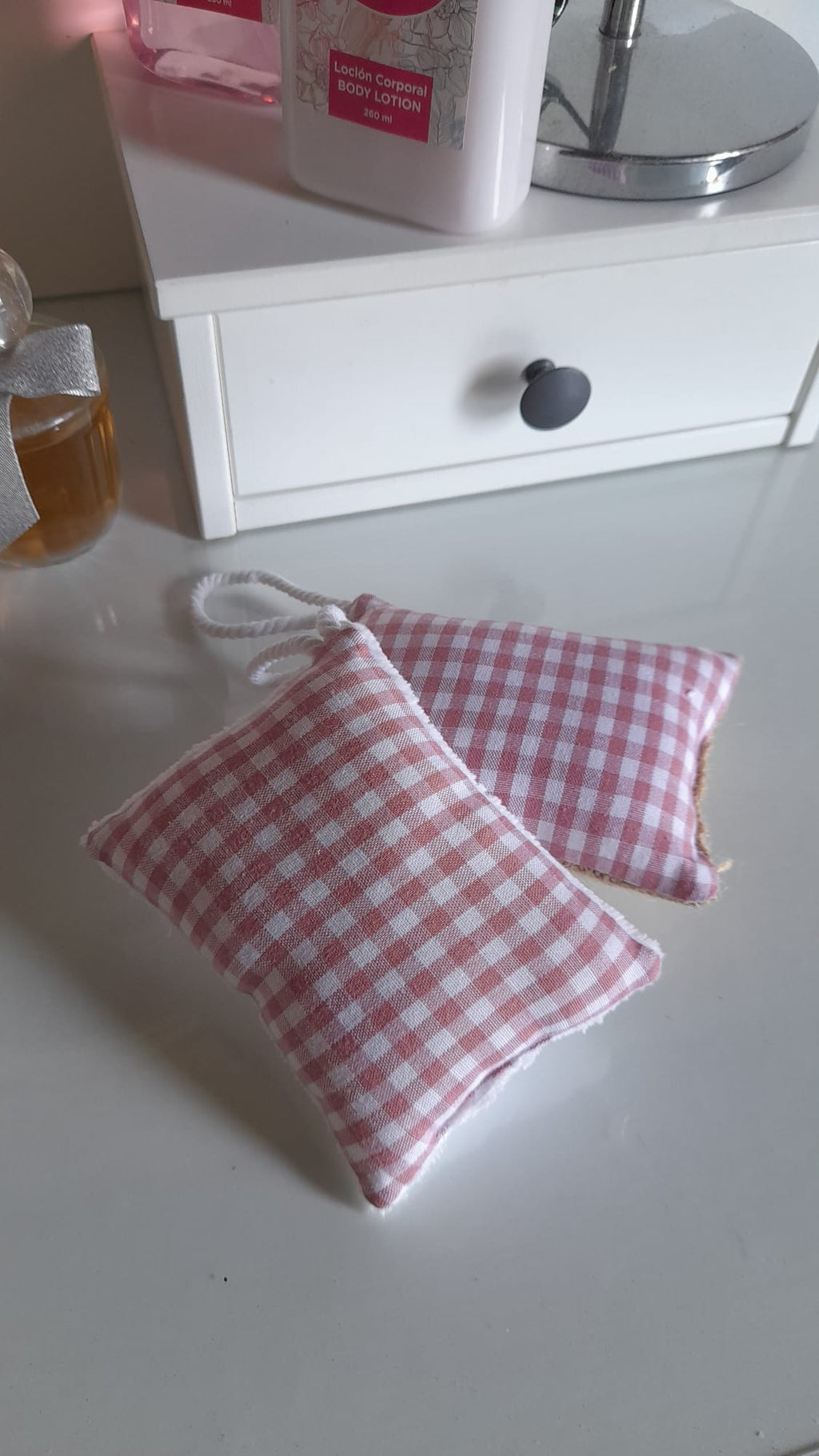 Dúo de esponjas de tocador vichy rosa empolvado